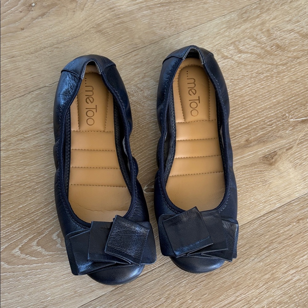 NWOT Me Too flats